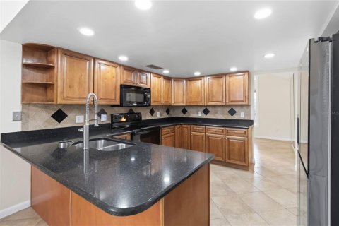 Villa ou maison à vendre à Orlando, Floride: 4 chambres, 213.3 m2 № 2322576 - photo 20