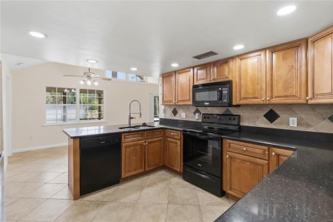 Villa ou maison à vendre à Orlando, Floride: 4 chambres, 213.3 m2 № 2322576 - photo 21