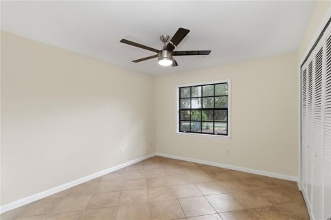 Villa ou maison à vendre à Orlando, Floride: 4 chambres, 213.3 m2 № 2322576 - photo 28