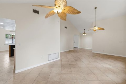 Villa ou maison à vendre à Orlando, Floride: 4 chambres, 213.3 m2 № 2322576 - photo 10