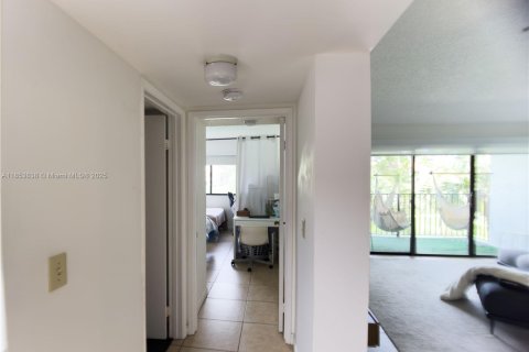 Condo in Coral Springs, Florida, 2 bedrooms  № 1888880 - photo 6