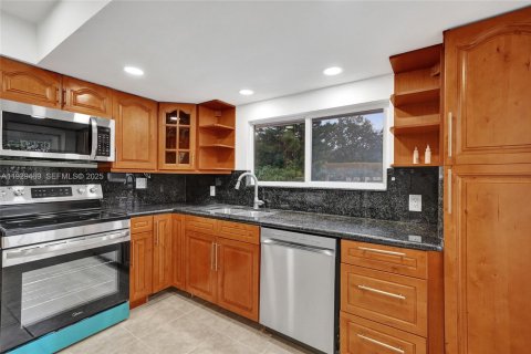 Immobilier commercial à vendre à Fort Lauderdale, Floride: 237.55 m2 № 1987797 - photo 12