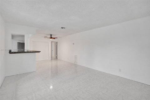 Immobilier commercial à vendre à Fort Lauderdale, Floride: 237.55 m2 № 1987797 - photo 13