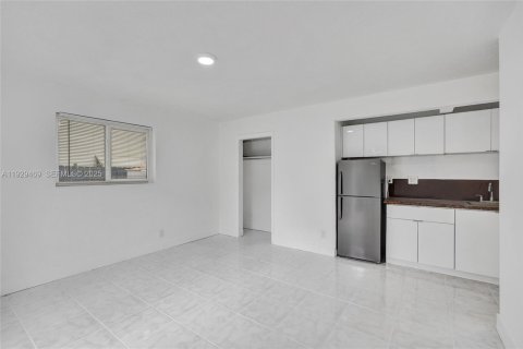 Immobilier commercial à vendre à Fort Lauderdale, Floride: 237.55 m2 № 1987797 - photo 19