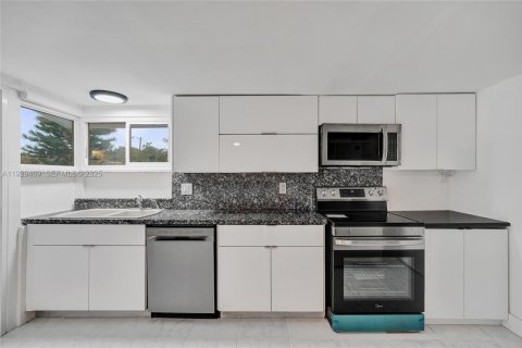 Immobilier commercial à vendre à Fort Lauderdale, Floride: 237.55 m2 № 1987797 - photo 23