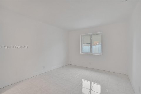 Immobilier commercial à vendre à Fort Lauderdale, Floride: 237.55 m2 № 1987797 - photo 4
