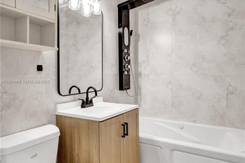 Immobilier commercial à vendre à Fort Lauderdale, Floride: 237.55 m2 № 1987797 - photo 9