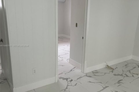 Appartement à louer à Hialeah, Floride: 1 chambre, 260.87 m2 № 2050166 - photo 3