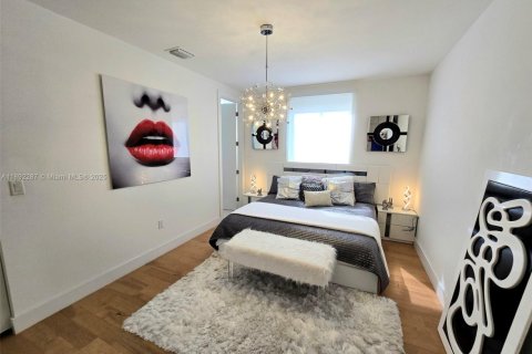 Villa ou maison à vendre à Doral, Floride: 5 chambres, 305.83 m2 № 2039275 - photo 19