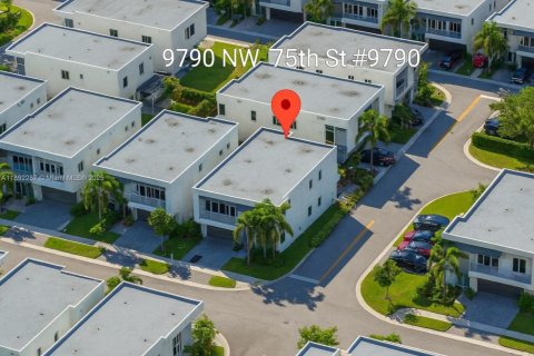 Villa ou maison à vendre à Doral, Floride: 5 chambres, 305.83 m2 № 2039275 - photo 29