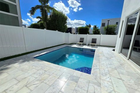 Villa ou maison à vendre à Doral, Floride: 5 chambres, 305.83 m2 № 2039275 - photo 26