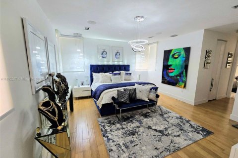 Villa ou maison à vendre à Doral, Floride: 5 chambres, 305.83 m2 № 2039275 - photo 17