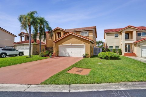 Villa ou maison à vendre à Miami, Floride: 3 chambres, 190.26 m2 № 2021886 - photo 27