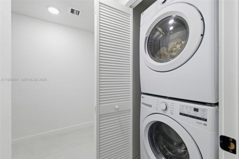 Touwnhouse à vendre à Homestead, Floride: 4 chambres, 129.88 m2 № 1998049 - photo 19