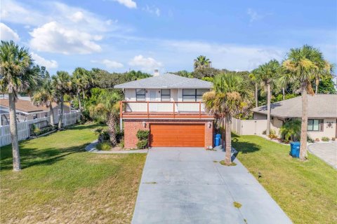 House in New Smyrna Beach, Florida 3 bedrooms, 162.39 sq.m. № 1854657 - photo 1