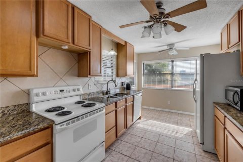 House in New Smyrna Beach, Florida 3 bedrooms, 162.39 sq.m. № 1854657 - photo 13
