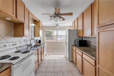 House in New Smyrna Beach, Florida 3 bedrooms, 162.39 sq.m. № 1854657 - photo 4