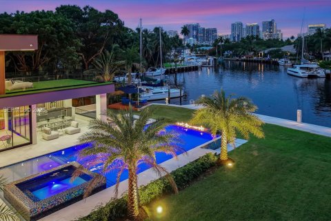 House in Fort Lauderdale, Florida 6 bedrooms, 618.54 sq.m. № 2186291 - photo 13