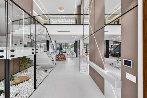 House in Fort Lauderdale, Florida 6 bedrooms, 618.54 sq.m. № 2186291 - photo 21