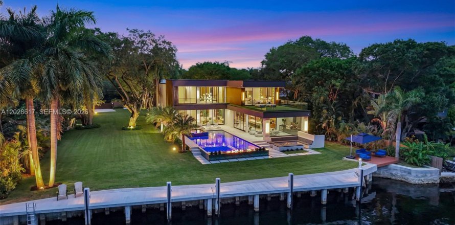 House in Fort Lauderdale, Florida 6 bedrooms, 618.54 sq.m. № 2186291