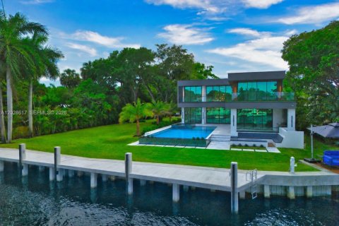 House in Fort Lauderdale, Florida 6 bedrooms, 618.54 sq.m. № 2186291 - photo 3