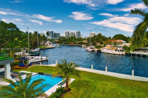 House in Fort Lauderdale, Florida 6 bedrooms, 618.54 sq.m. № 2186291 - photo 12