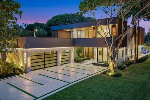 House in Fort Lauderdale, Florida 6 bedrooms, 618.54 sq.m. № 2186291 - photo 9