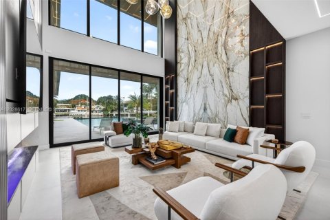 House in Fort Lauderdale, Florida 6 bedrooms, 618.54 sq.m. № 2186291 - photo 19