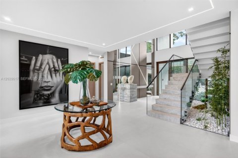 House in Fort Lauderdale, Florida 6 bedrooms, 618.54 sq.m. № 2186291 - photo 26