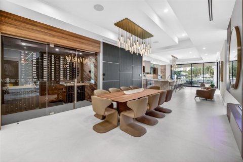 House in Fort Lauderdale, Florida 6 bedrooms, 618.54 sq.m. № 2186291 - photo 28
