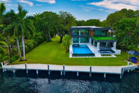 House in Fort Lauderdale, Florida 6 bedrooms, 618.54 sq.m. № 2186291 - photo 10