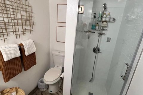 Купить кондоминиум в Хайалиа, Флорида 2 спальни, 89.19м2, № 2058128 - фото 9