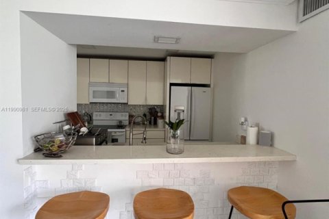 Купить кондоминиум в Хайалиа, Флорида 2 спальни, 89.19м2, № 2058128 - фото 2