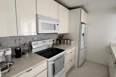 Купить кондоминиум в Хайалиа, Флорида 2 спальни, 89.19м2, № 2058128 - фото 4