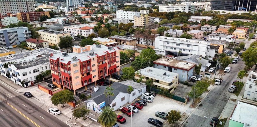 Immobilier commercial à Miami, Floride № 2032284