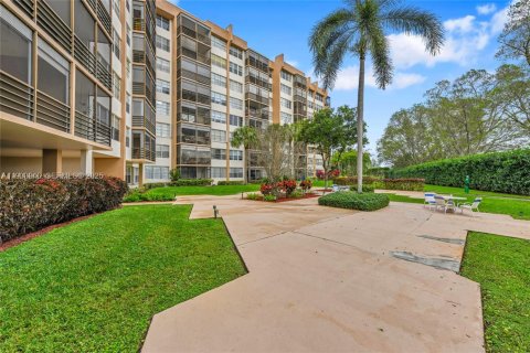 Copropriété à vendre à Pembroke Pines, Floride: 2 chambres, 99.41 m2 № 1992538 - photo 29