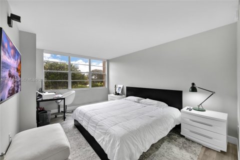 Copropriété à vendre à Pembroke Pines, Floride: 2 chambres, 99.41 m2 № 1992538 - photo 10