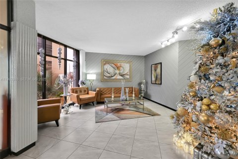 Copropriété à vendre à Pembroke Pines, Floride: 2 chambres, 99.41 m2 № 1992538 - photo 20