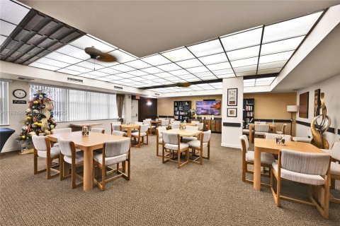Copropriété à vendre à Pembroke Pines, Floride: 2 chambres, 99.41 m2 № 1992538 - photo 22