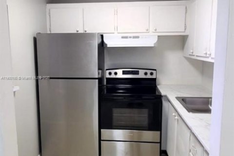 Condo in West Palm Beach, Florida, 1 bedroom  № 2081675 - photo 9
