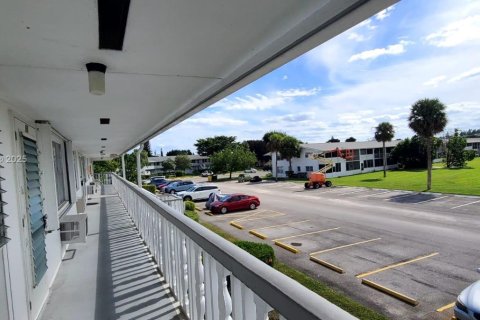 Condo in West Palm Beach, Florida, 1 bedroom  № 2081675 - photo 25
