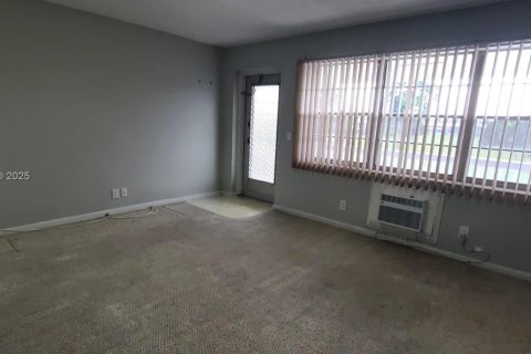 Condo in West Palm Beach, Florida, 1 bedroom  № 2081675 - photo 4