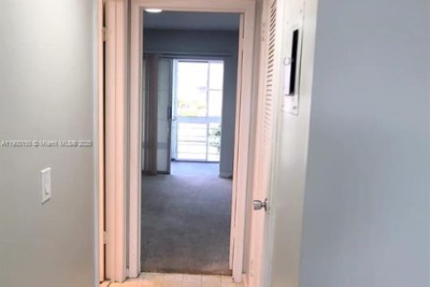 Condo in West Palm Beach, Florida, 1 bedroom  № 2081675 - photo 10
