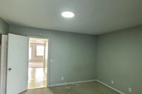 Condo in West Palm Beach, Florida, 1 bedroom  № 2081675 - photo 14
