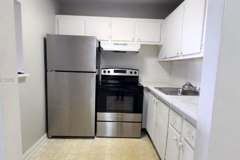 Condo in West Palm Beach, Florida, 1 bedroom  № 2081675 - photo 8