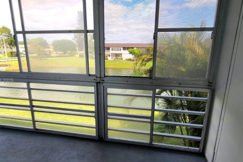 Condo in West Palm Beach, Florida, 1 bedroom  № 2081675 - photo 18