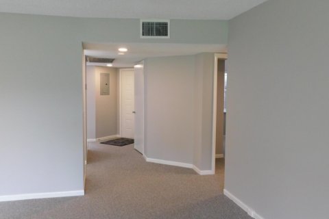 Condo in Pembroke Pines, Florida, 2 bedrooms  № 2083992 - photo 29