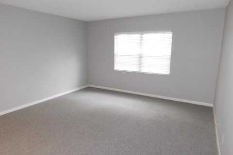 Condo in Pembroke Pines, Florida, 2 bedrooms  № 2083992 - photo 18