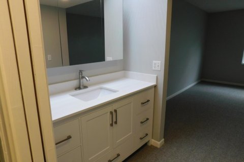 Condo in Pembroke Pines, Florida, 2 bedrooms  № 2083992 - photo 23