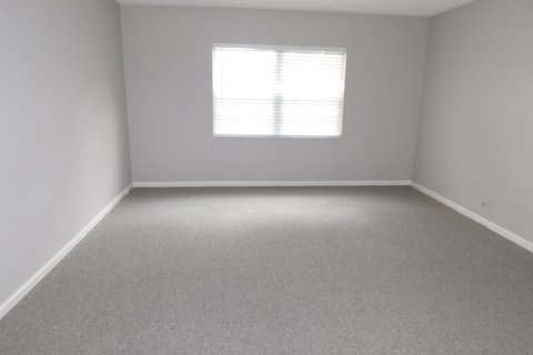 Condo in Pembroke Pines, Florida, 2 bedrooms  № 2083992 - photo 25